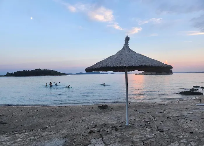 Sunny Rest Nest Дом отдыха Пакоштане